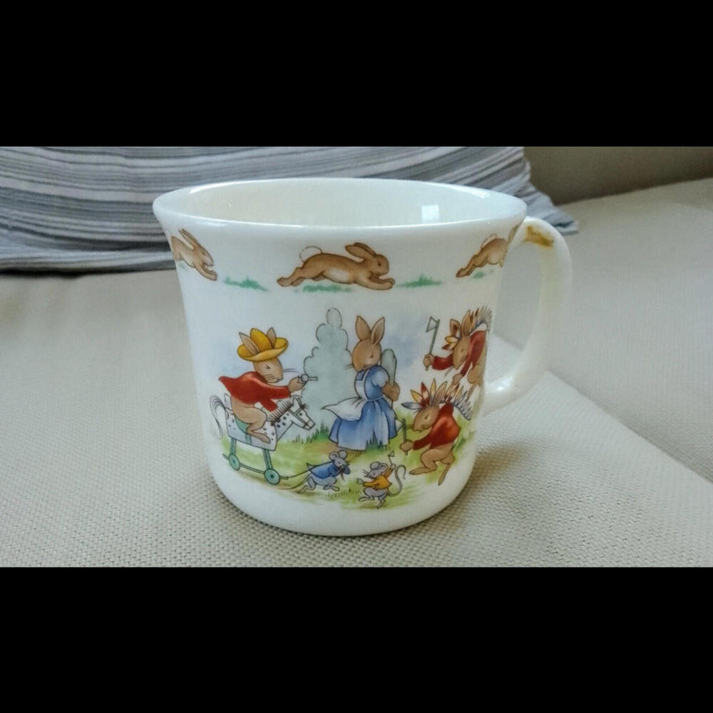 Royal Doulton Bunnykins Vintage‎ 1936 Cup Playing Cowboys Fine Bone China
